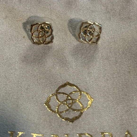 Kendra Scott Earrings - Picture 1 of 2